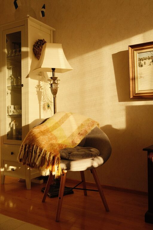 Simple Tips for Creating a Cozy and Inviting Home Atmosphere